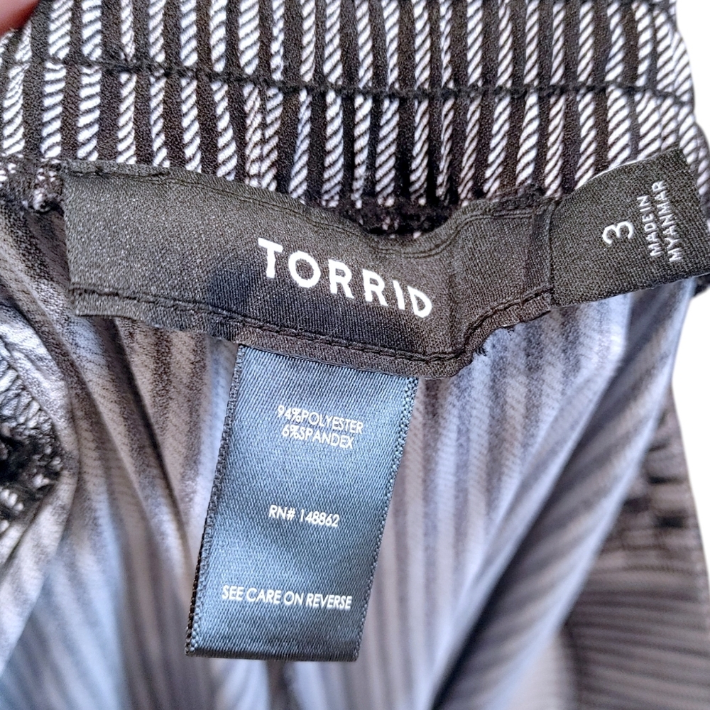 Torrid Black White Pin Striped Cuffed Trouser Pants Women's Plus Size 3X - Picture 6 of 8